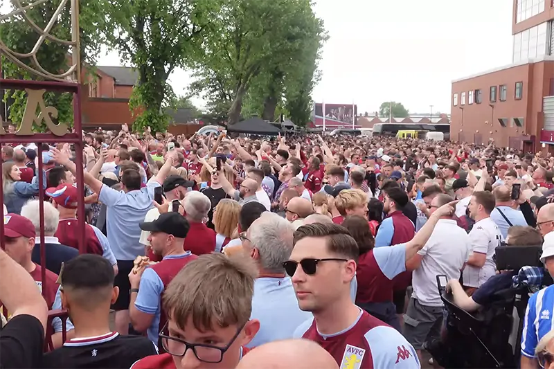 Midlands Voetbaldubbel: Wolves & Aston Villa Midlands Voetbaldubbel: Wolves & Aston Villa